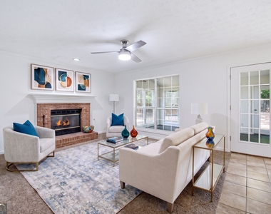 640 Suwanee Lakes Circle - Photo Thumbnail 8