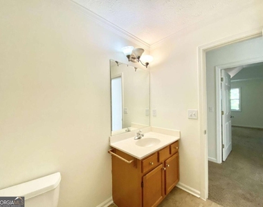 640 Suwanee Lakes Circle - Photo Thumbnail 15