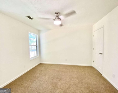 640 Suwanee Lakes Circle - Photo Thumbnail 17