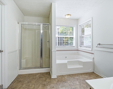 640 Suwanee Lakes Circle - Photo Thumbnail 13