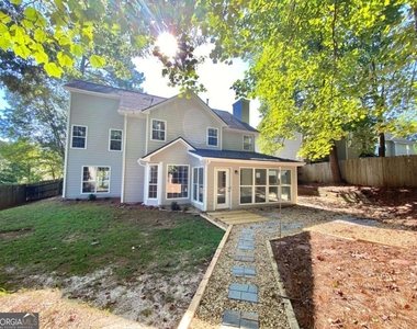 640 Suwanee Lakes Circle - Photo Thumbnail 20