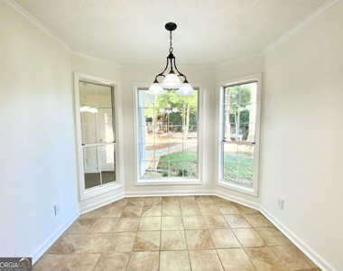 640 Suwanee Lakes Circle - Photo Thumbnail 6