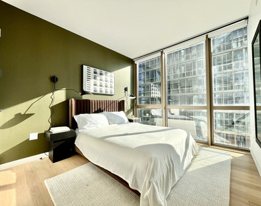 366 Bond Street - Photo Thumbnail 1