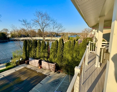 1305 Locust Drive - Photo Thumbnail 13