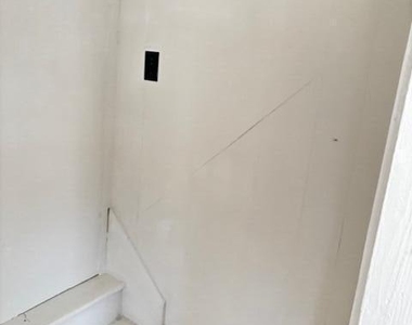 547 Harding Avenue - Photo Thumbnail 9
