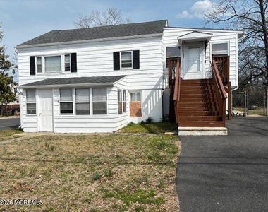 547 Harding Avenue - Photo Thumbnail 13