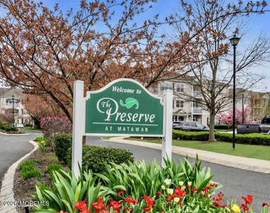 631 Sloan Court - Photo Thumbnail 9