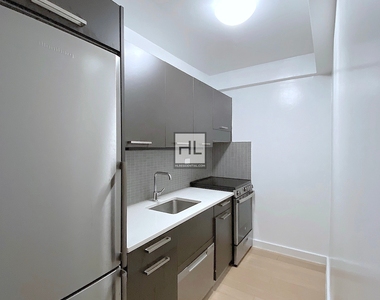 East 39th Street - Photo Thumbnail 2