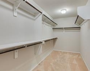 8208 Pine Meadows Drive - Photo Thumbnail 16