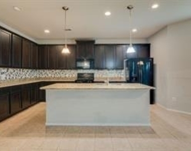 8208 Pine Meadows Drive - Photo Thumbnail 9