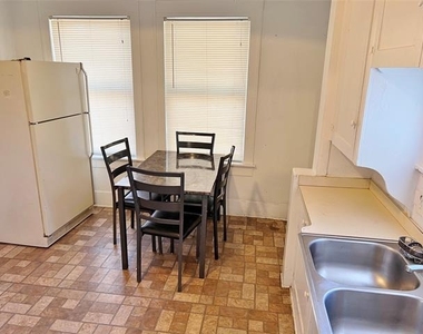 607 Woodbine Avenue - Photo Thumbnail 4
