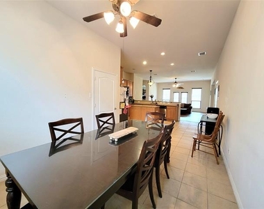 4805 Prairie Aster Drive - Photo Thumbnail 5