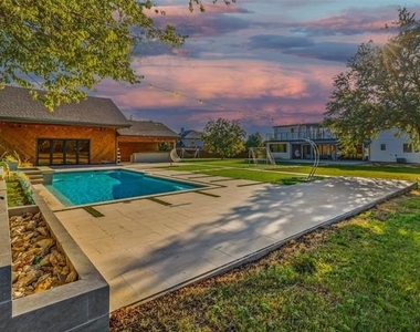 3212 Preston Hills Circle - Photo Thumbnail 4