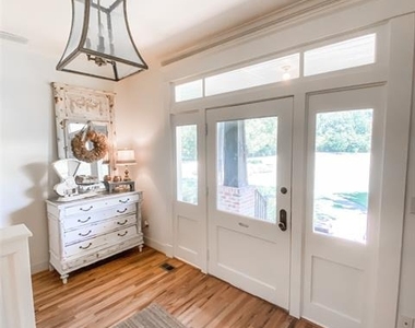 581 Country Club Road - Photo Thumbnail 4