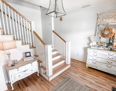 581 Country Club Road - Photo Thumbnail 5