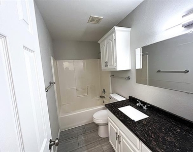 902 Mack Place - Photo Thumbnail 10
