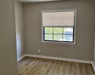 8427 Ridgelea Street - Photo Thumbnail 7