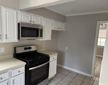 8427 Ridgelea Street - Photo Thumbnail 4
