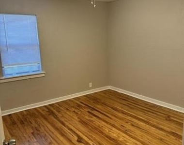 8427 Ridgelea Street - Photo Thumbnail 8