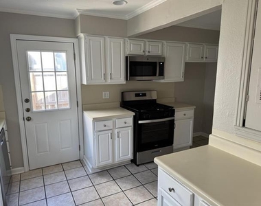 8427 Ridgelea Street - Photo Thumbnail 6