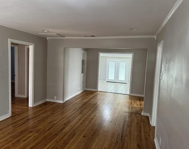 8427 Ridgelea Street - Photo Thumbnail 11