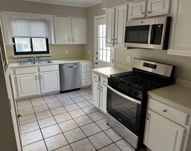 8427 Ridgelea Street - Photo Thumbnail 9