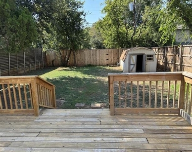 8427 Ridgelea Street - Photo Thumbnail 15