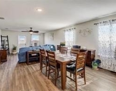 1325 Vernon Drive - Photo Thumbnail 6