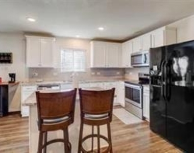 1325 Vernon Drive - Photo Thumbnail 7