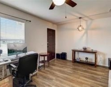 1325 Vernon Drive - Photo Thumbnail 2