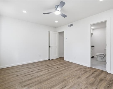 4816 Amesbury Drive - Photo Thumbnail 14