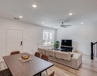 3720 Star Mesa Street - Photo Thumbnail 9