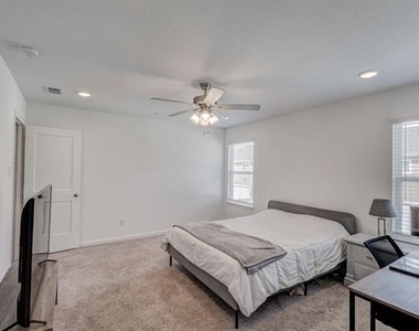 3720 Star Mesa Street - Photo Thumbnail 12