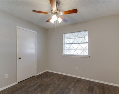 6024 Blueridge Drive - Photo Thumbnail 18