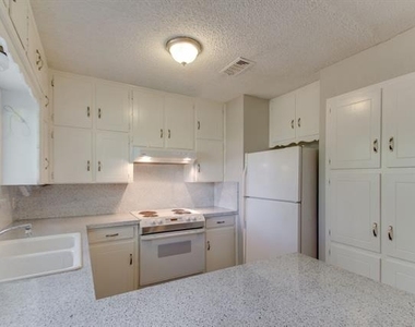 6024 Blueridge Drive - Photo Thumbnail 12
