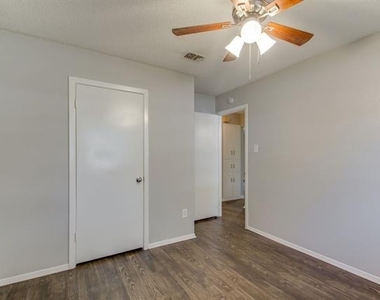 6024 Blueridge Drive - Photo Thumbnail 16