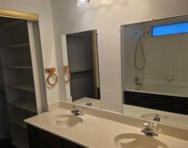 3305 Bucknell Drive - Photo Thumbnail 8