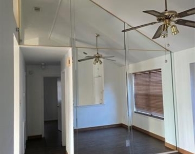 3305 Bucknell Drive - Photo Thumbnail 2