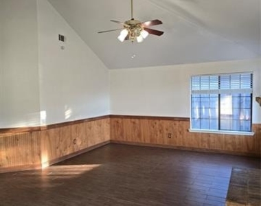 3305 Bucknell Drive - Photo Thumbnail 3