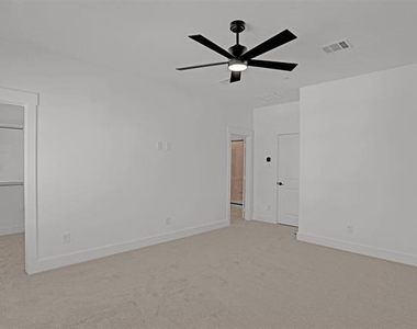 2553 Huxley Mews - Photo Thumbnail 8