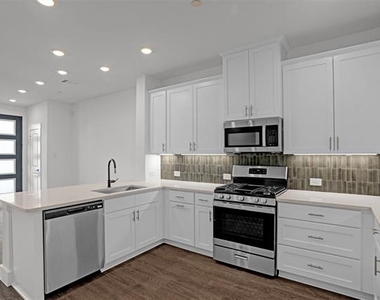 2553 Huxley Mews - Photo Thumbnail 2