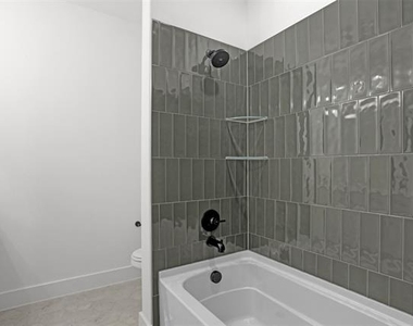 2553 Huxley Mews - Photo Thumbnail 15