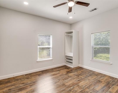 2323 Stoneman Street - Photo Thumbnail 14