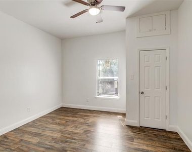 2323 Stoneman Street - Photo Thumbnail 12