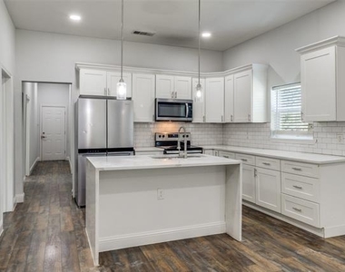 2323 Stoneman Street - Photo Thumbnail 7