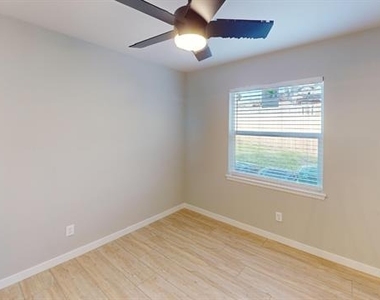 6038 Calloway Court - Photo Thumbnail 9