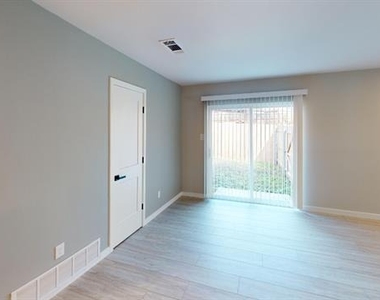 6038 Calloway Court - Photo Thumbnail 5