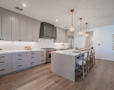 4114 Emerson Avenue - Photo Thumbnail 3