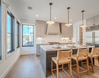 4114 Emerson Avenue - Photo Thumbnail 5