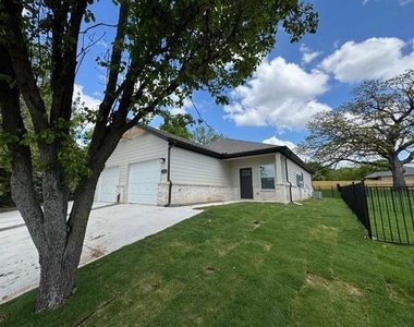 1223 S Austin Street - Photo Thumbnail 2